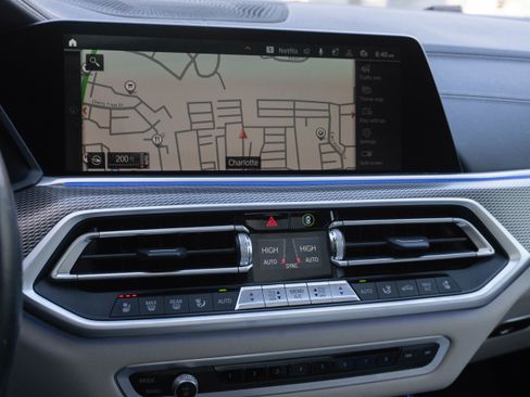 Certified 2022 BMW X5 xDrive40i w/ M Sport Package image 24