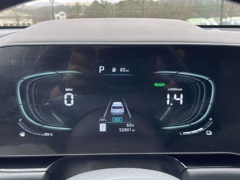 Used 2024 Kia Niro EX Touring image 18