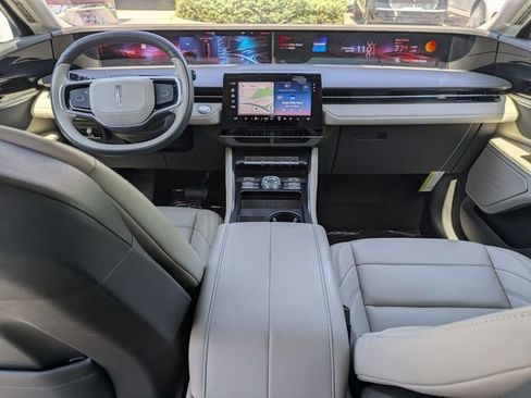New 2025 Lincoln Nautilus Premier image 6