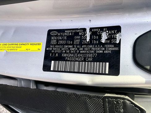 Used 2017 Genesis G80 3.8 w/ Option Group 03 image 33