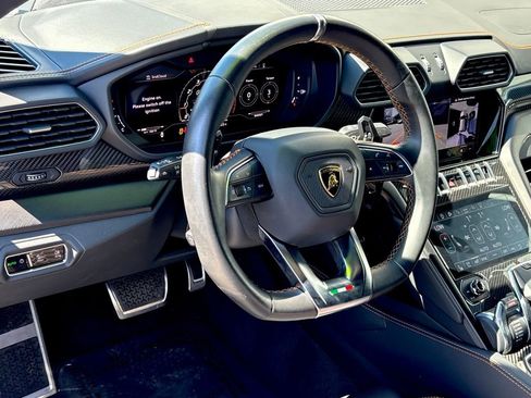Used 2022 Lamborghini Urus image 33
