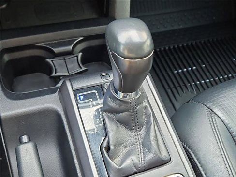 Used 2019 Toyota Tacoma TRD Off-Road image 11