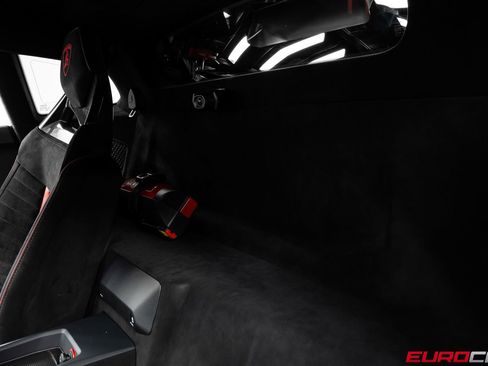 Used 2022 Lamborghini Huracan STO RWD image 40