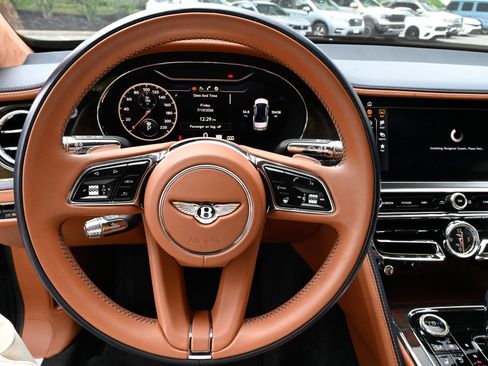 Used 2022 Bentley Flying Spur V8 AWD/4WD image 24