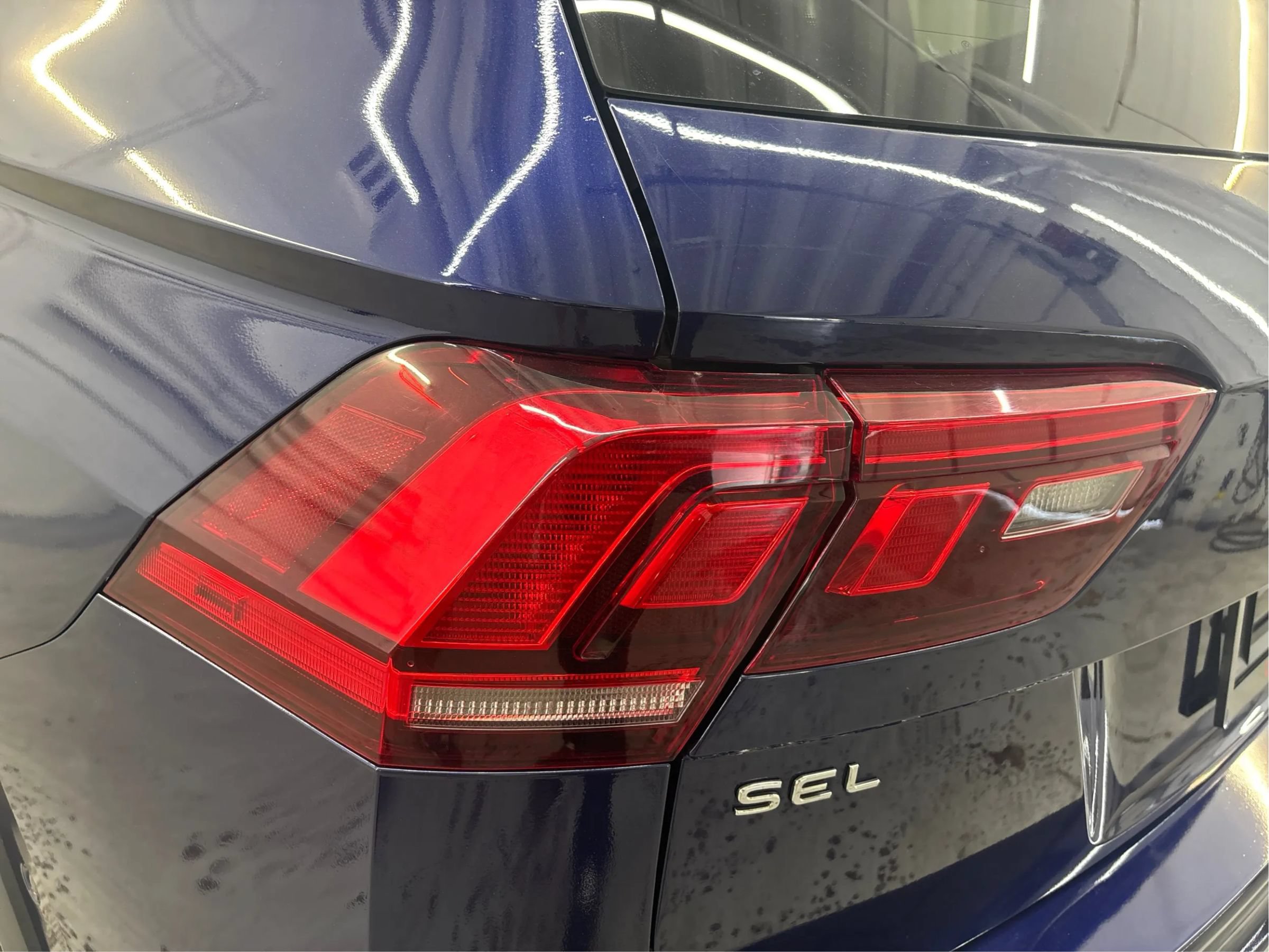 Used 2022 Volkswagen Tiguan SEL R-Line AWD/4WD image 33