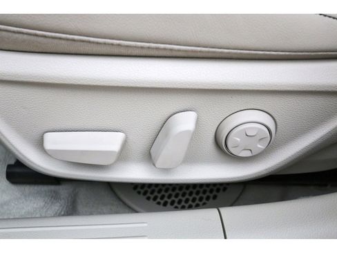 Used 2026 Genesis G70 2.5T Prestige image 30