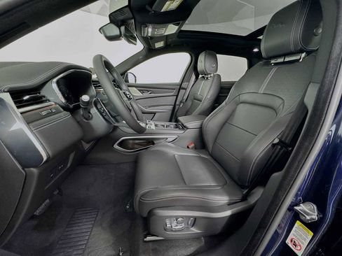 New 2025 Jaguar F-PACE R-Dynamic S image 11