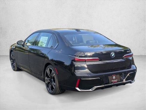 New 2026 BMW 750e xDrive image 8