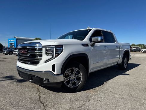 Used 2025 GMC Sierra 1500 SLT RWD image 1