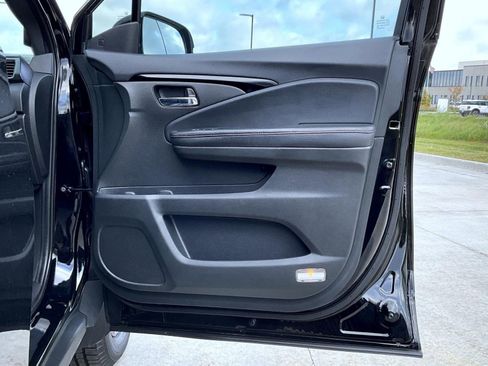 Used 2019 Honda Ridgeline Black Edition image 16