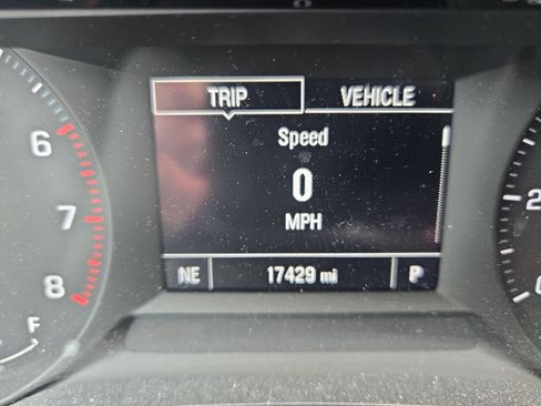 Used 2024 Chevrolet Trax LS w/ LS Convenience Package FWD image 15