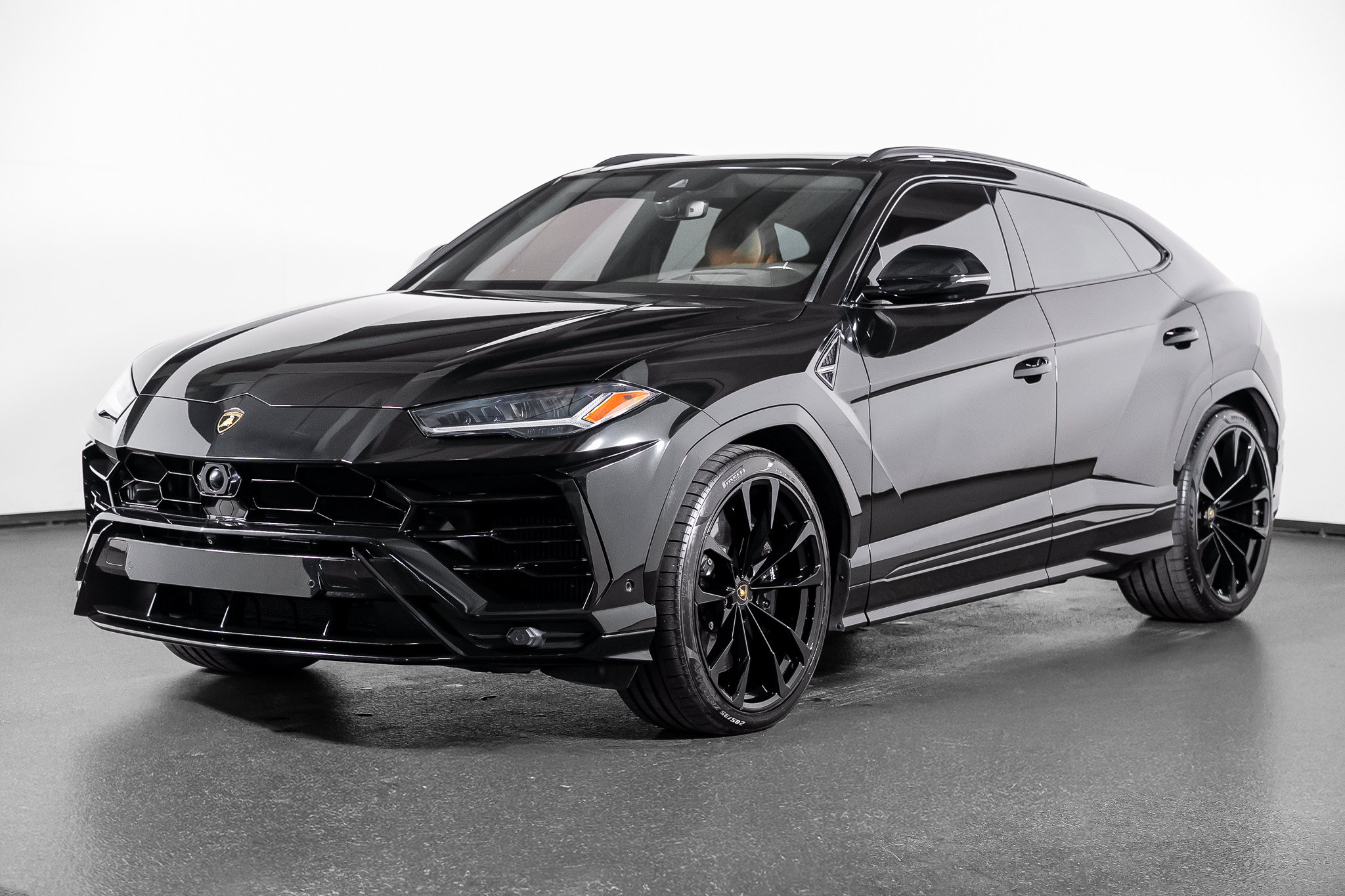 Used 2019 Lamborghini Urus AWD/4WD image 12