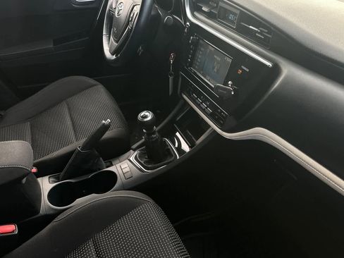Used 2018 Toyota Corolla iM image 16