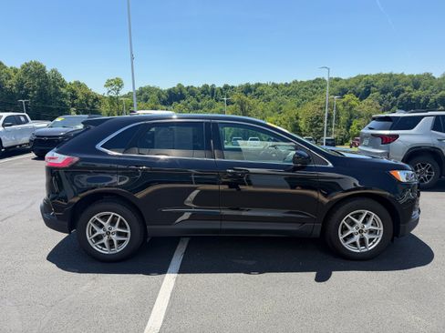 Certified 2024 Ford Edge SEL w/ Convenience Package AWD/4WD image 5