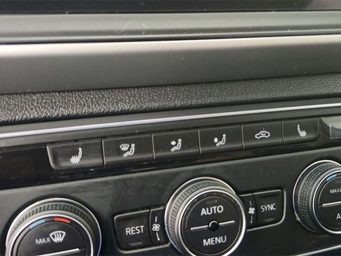 Used 2021 Volkswagen Atlas SE image 22