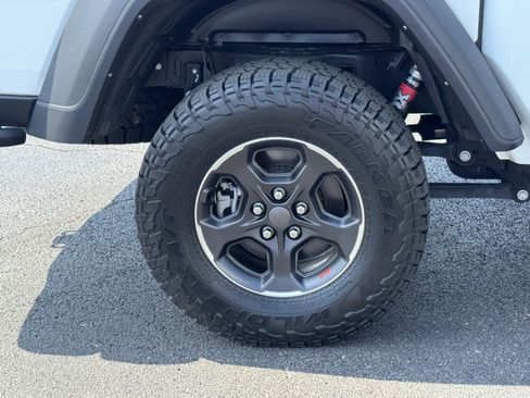 Used 2022 Jeep Gladiator Rubicon w/ Cold Weather Group image 38