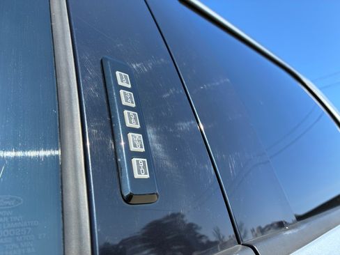 Used 2018 Ford F150 XLT w/ Equipment Group 302A Luxury image 9