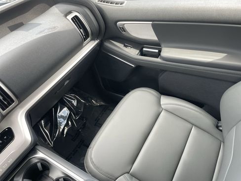 New 2026 Ford Expedition Active RWD image 16