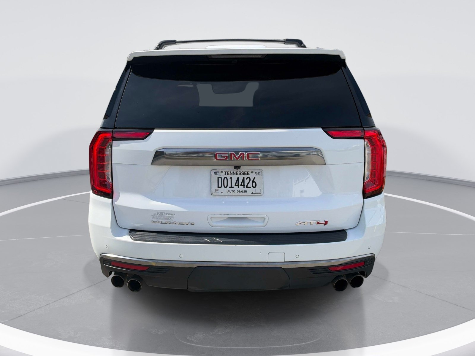 Used 2024 GMC Yukon AT4 w/ Technology Package AWD/4WD image 7