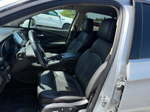 Used 2018 Buick Envision Essence FWD image 6