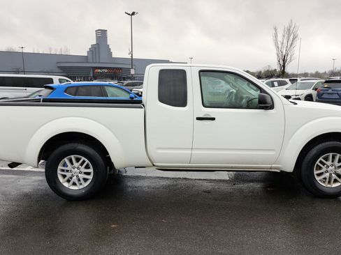 Used 2016 Nissan Frontier SV image 15