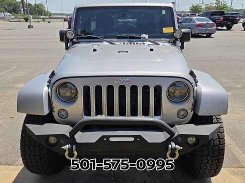Used 2016 Jeep Wrangler Unlimited Sahara AWD/4WD image 8