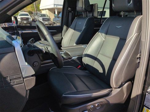 Certified 2025 Cadillac Escalade Premium Luxury image 20