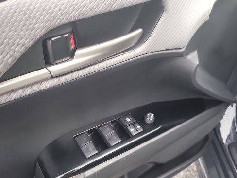 Used 2025 Toyota Camry SE image 17