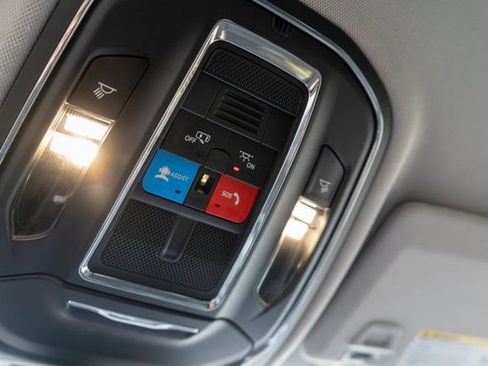 Used 2023 Jeep Grand Cherokee Laredo AWD/4WD image 32