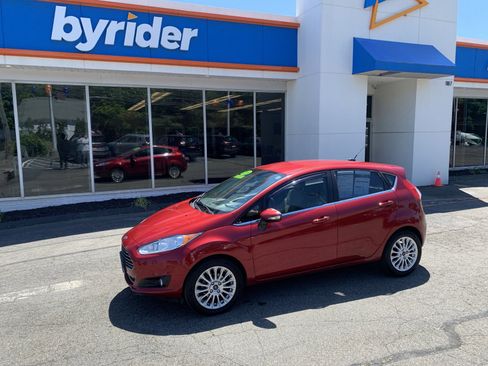 Used 2016 Ford Fiesta Titanium FWD image 1
