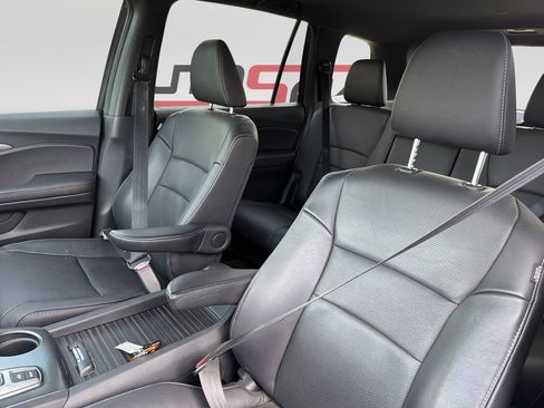 Used 2023 Honda Passport EX-L image 11