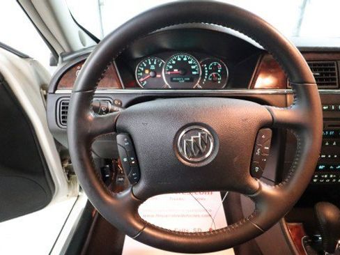 Used 2009 Buick LaCrosse CXL image 16