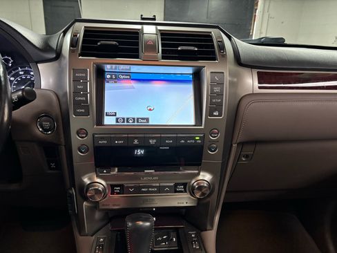 Used 2015 Lexus GX 460 Luxury w/ Preferred Accessory Package image 26
