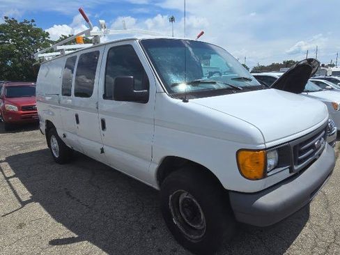 Used 2007 Ford E-250 and Econoline 250 RWD image 3
