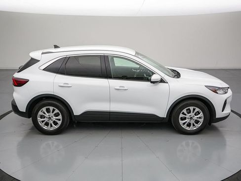 Certified 2023 Ford Escape Active w/ Tech Pack #2 FWD image 3