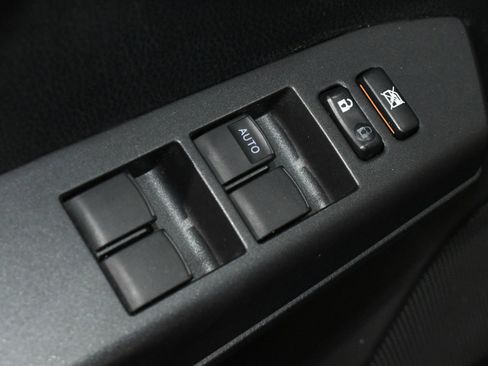 Used 2018 Toyota RAV4 XLE image 40