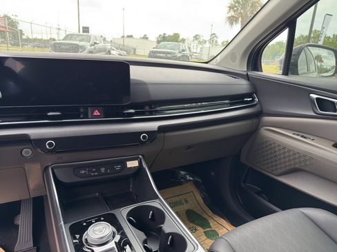 New 2026 Kia Carnival EX image 21