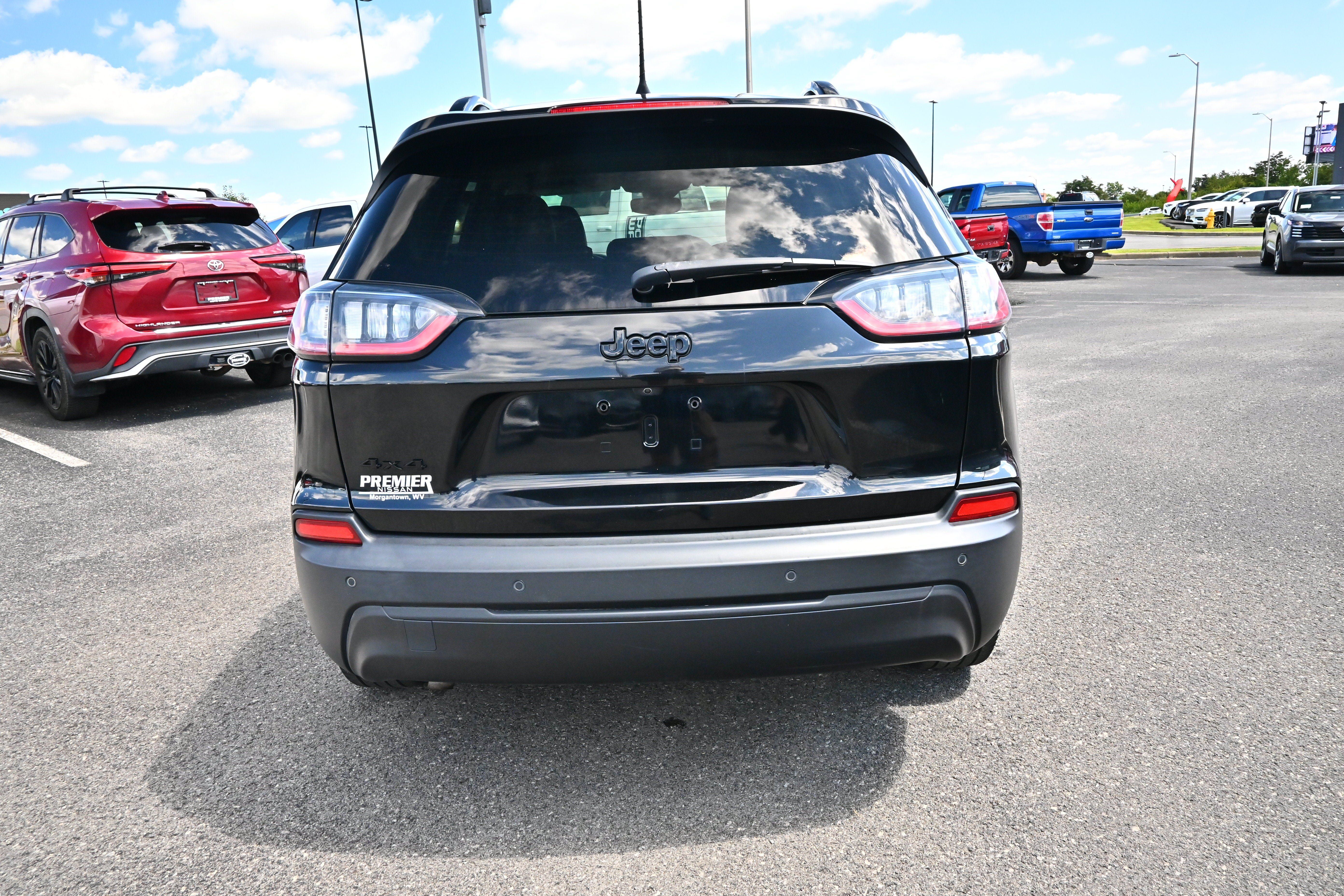 Used 2023 Jeep Cherokee Altitude Lux AWD/4WD image 7