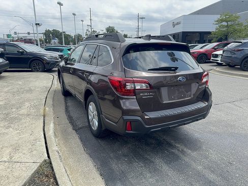 Used 2019 Subaru Outback 2.5i Premium w/ Popular Package #2 AWD/4WD image 2
