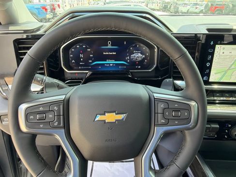 Used 2026 Chevrolet Silverado 1500 LTZ AWD/4WD image 25