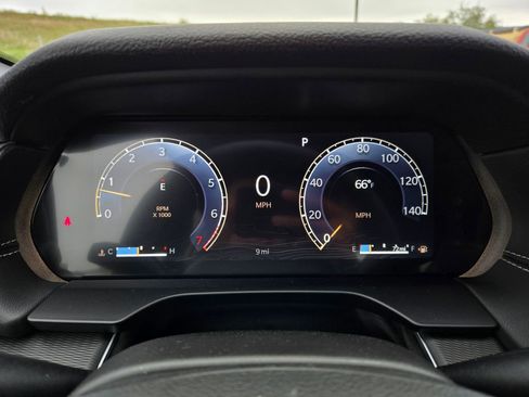 New 2025 Jeep Grand Cherokee Altitude image 19