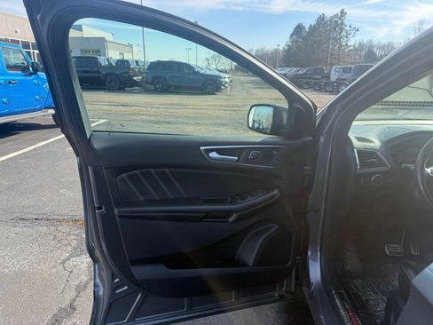 Used 2019 Ford Explorer Limited w/ Class III Trailer Tow Package image 57