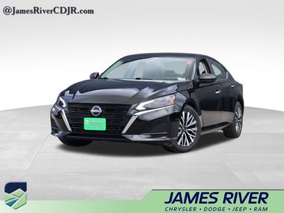 Used 2025 Nissan Altima 2.5 SV