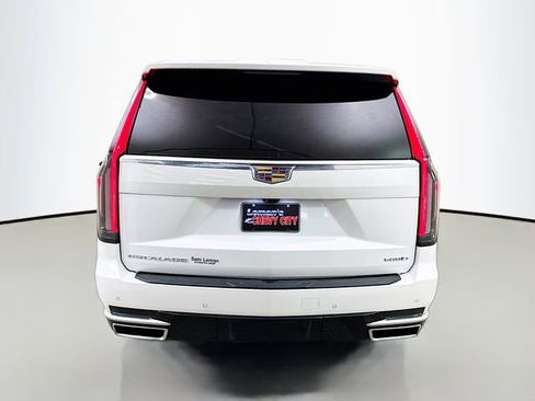 Used 2023 Cadillac Escalade Premium Luxury image 7