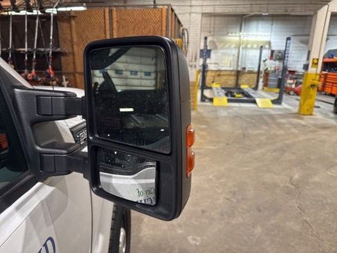 Used 2015 Ford F250 XL w/ Power Equipment Group AWD/4WD image 13