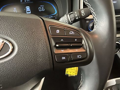 Certified 2023 Hyundai Venue SEL FWD image 21