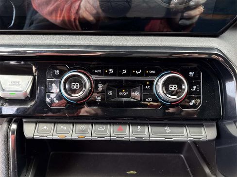 Used 2023 GMC Sierra 1500 AT4 w/ Technology Package image 19