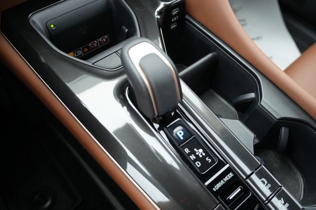 Used 2025 Toyota Crown Signia AWD/4WD image 41
