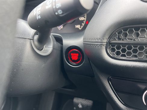 Used 2024 Honda HR-V LX image 15