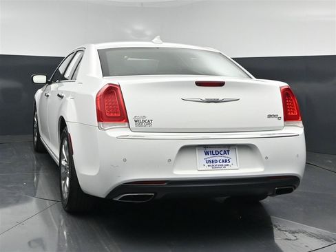 Used 2017 Chrysler 300 C w/ Safetytec Plus Group AWD/4WD image 7